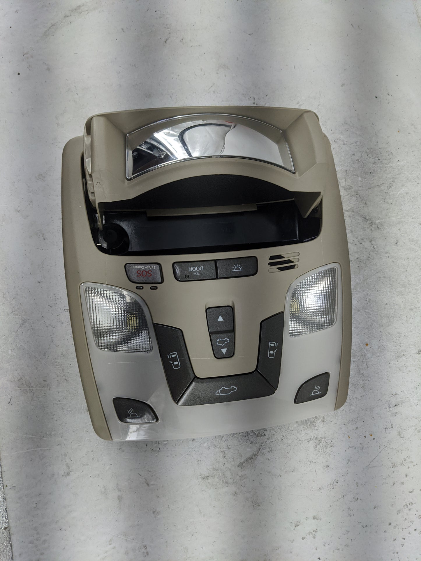 2011-2014 Toyota Sienna Overhead Console W/rear Climate Control Tan - Oemusedautoparts1.com