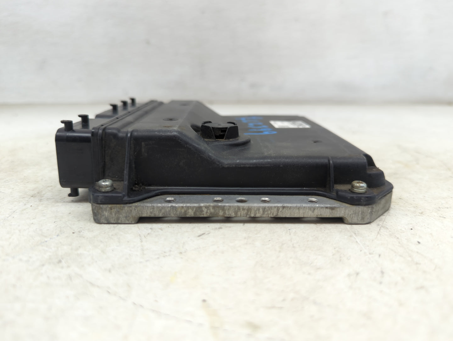 2011 Toyota Sienna PCM Engine Control Computer ECU ECM PCU OEM P/N:89661-08300 Fits OEM Used Auto Parts - Oemusedautoparts1.