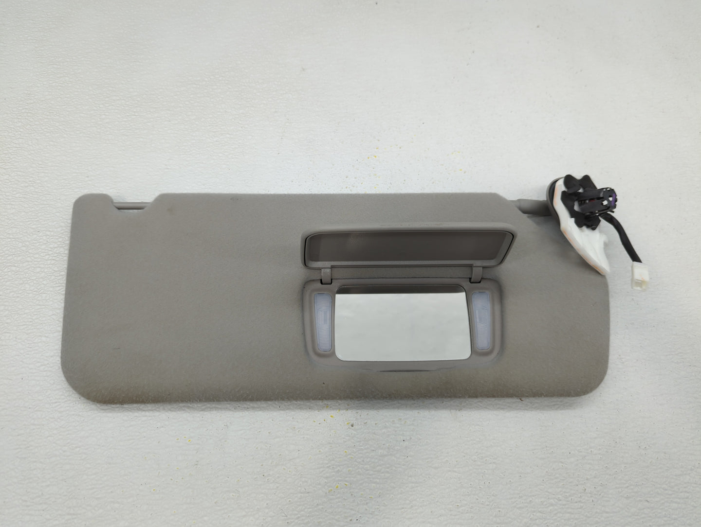 2011-2014 Toyota Sienna Sun Visor Shade Replacement Passenger Right Mirror Fits Fits 2011 2012 2013 2014 OEM Used Auto Parts
