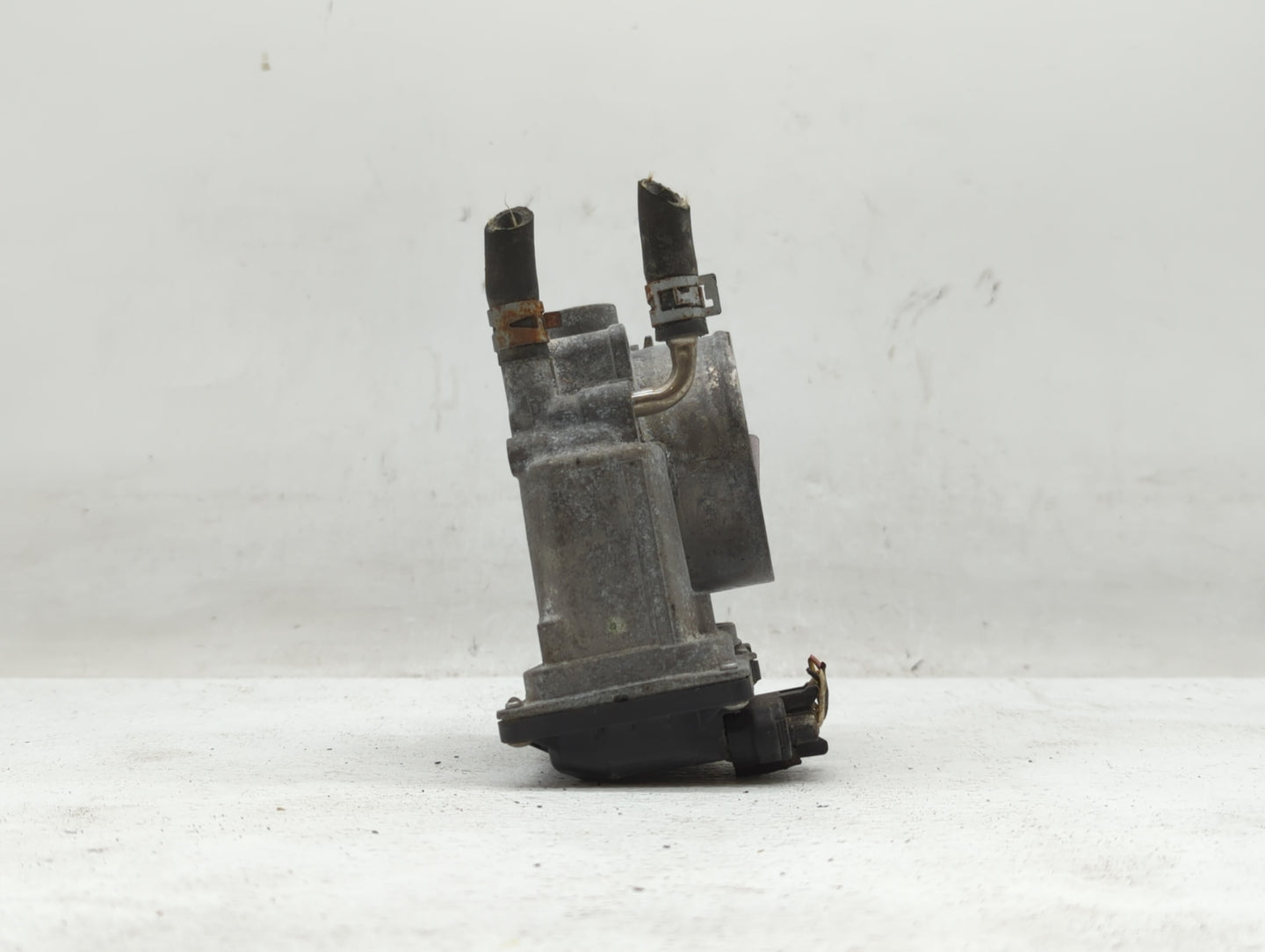 2007-2016 Toyota Sienna Throttle Body P/N:22030-0P050 22030-31030 Fits OEM Used Auto Parts - Oemusedautoparts1.com