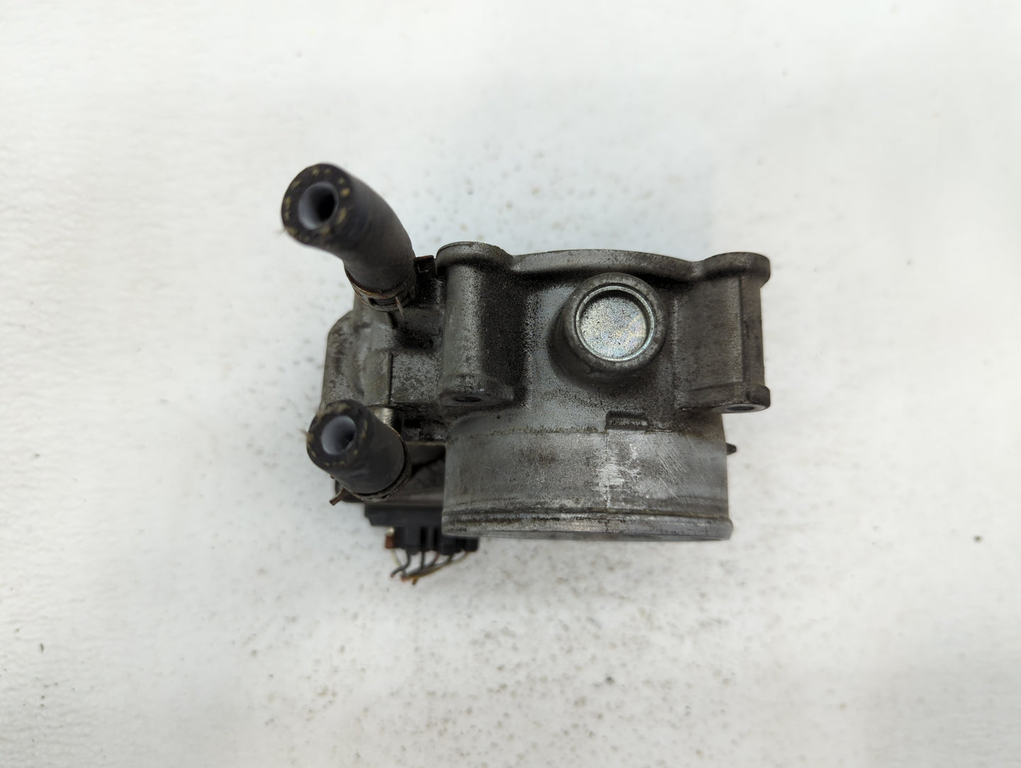 2007-2016 Toyota Sienna Throttle Body P/N:22030-0P050 Fits OEM Used Auto Parts - Oemusedautoparts1.com