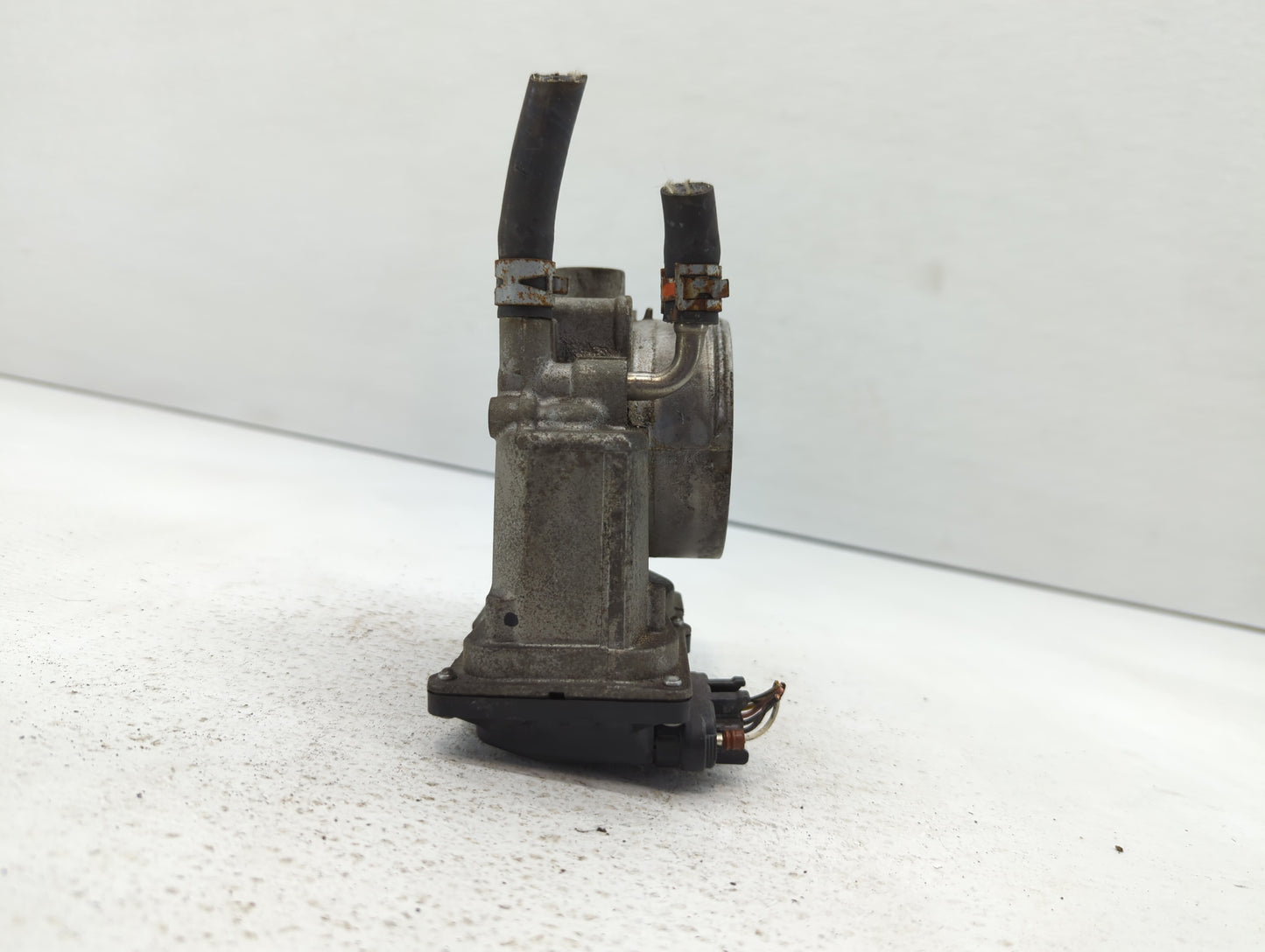 2007-2016 Toyota Sienna Throttle Body P/N:22030-0P050 Fits OEM Used Auto Parts - Oemusedautoparts1.com