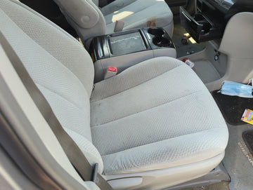2011-2011 Toyota Sienna Passenger Front Seat Oem - Oemusedautoparts1.com