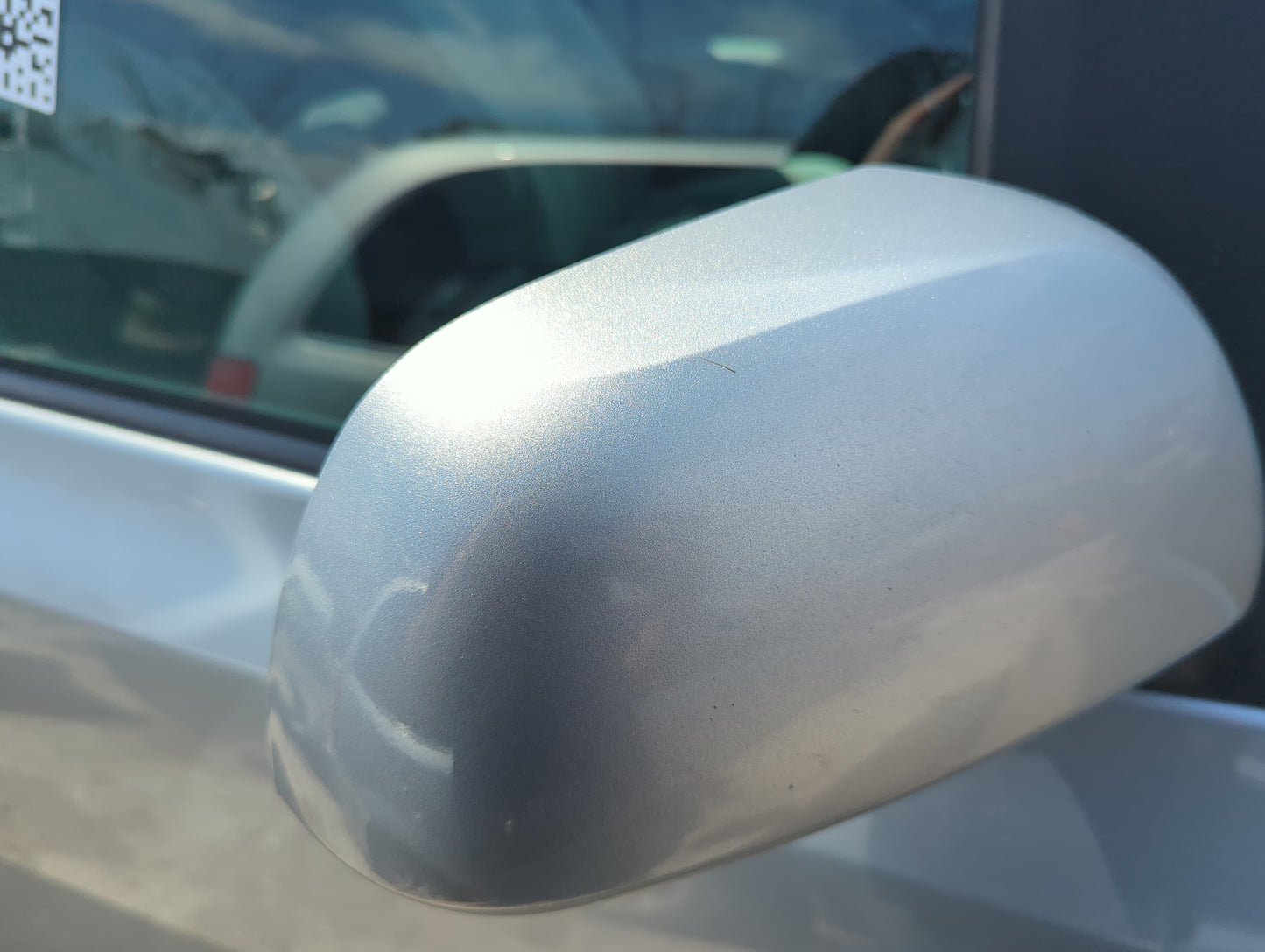 2011-2012 Toyota Sienna Passenger Side View Mirror - Right Door Mirror OEM Used - Oemusedautoparts1.com