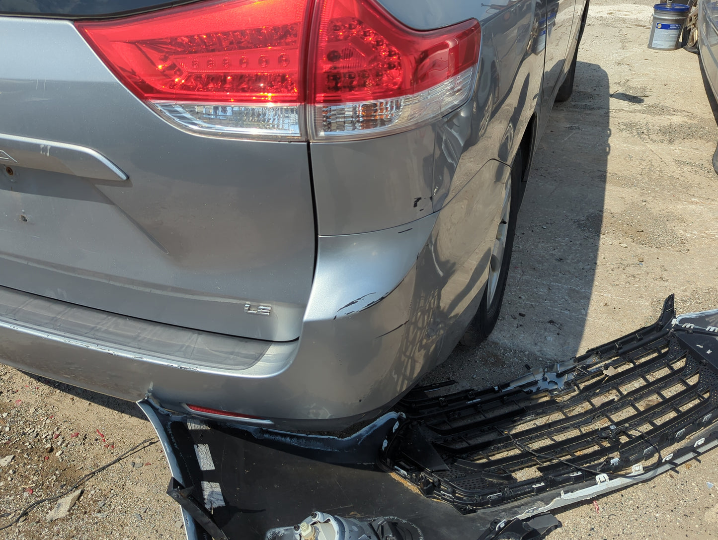 2011-2017 Toyota Sienna Rear Bumper Assembly Oem - Oemusedautoparts1.com