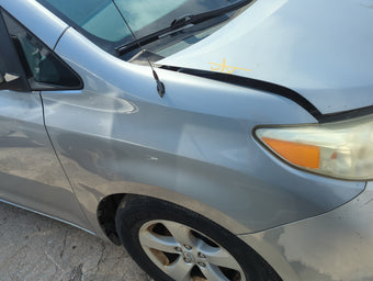 compare product 2011-2015 Toyota Sienna Passenger Fender