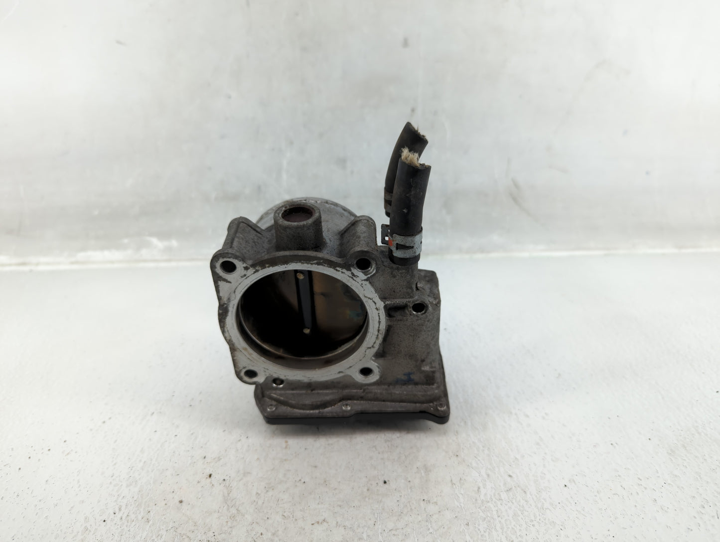 2007-2016 Toyota Sienna Throttle Body P/N:22030-0P050 Fits OEM Used Auto Parts - Oemusedautoparts1.com