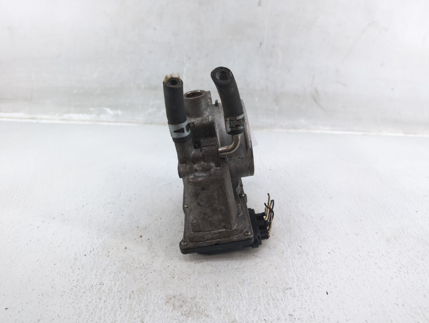 2007-2016 Toyota Sienna Throttle Body P/N:22030-0P050 Fits OEM Used Auto Parts - Oemusedautoparts1.com