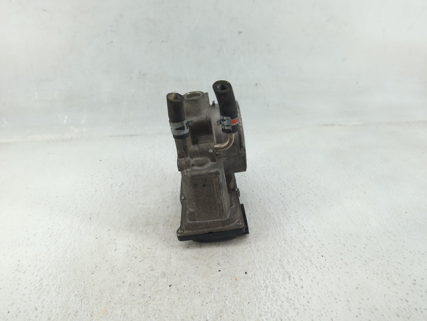 2007-2016 Toyota Sienna Throttle Body P/N:22030-0P050 Fits OEM Used Auto Parts - Oemusedautoparts1.com