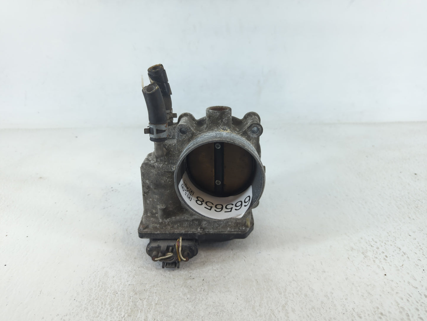 2007-2016 Toyota Sienna Throttle Body P/N:22030-0P050 Fits OEM Used Auto Parts - Oemusedautoparts1.com