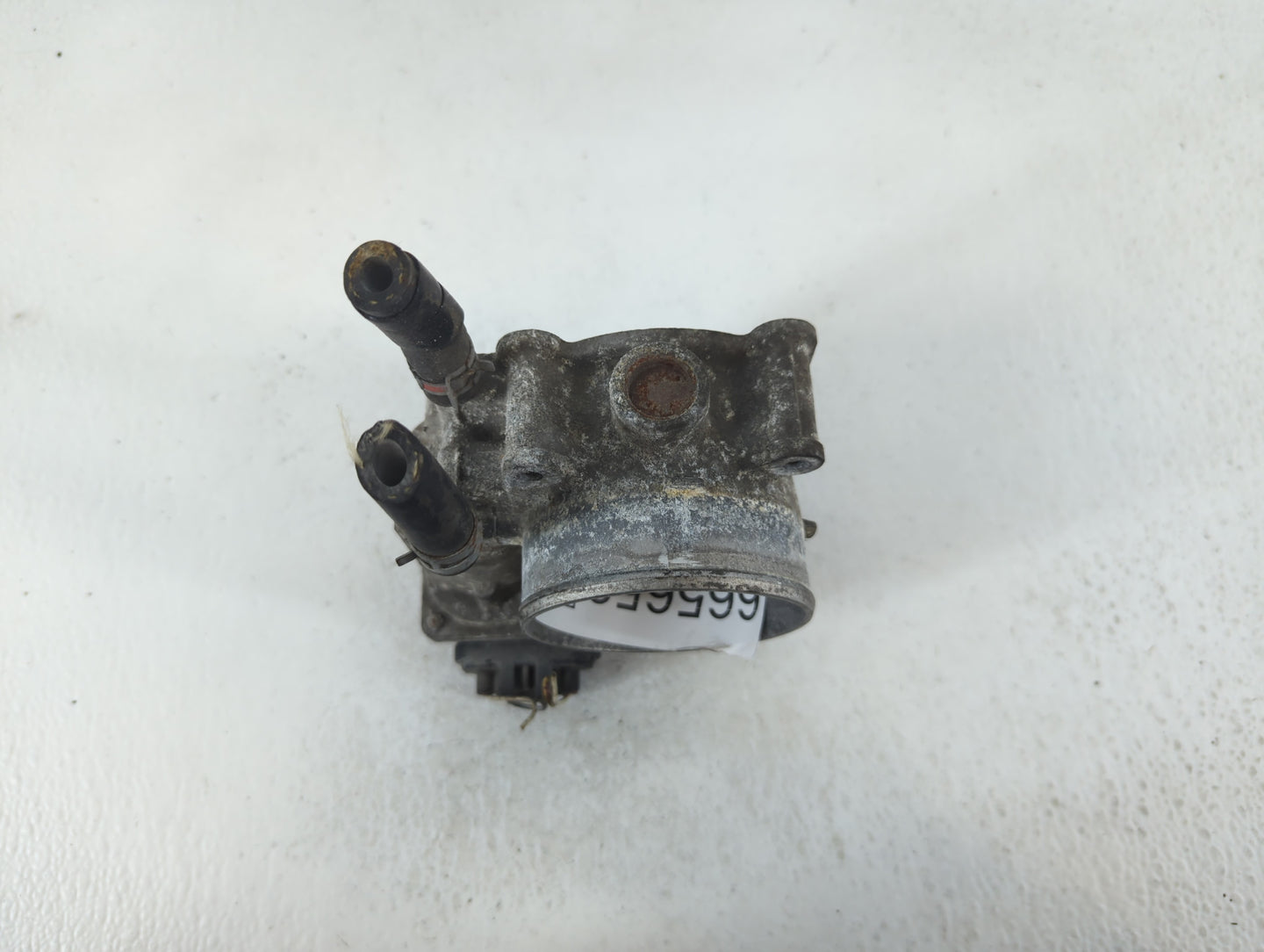 2007-2016 Toyota Sienna Throttle Body P/N:22030-0P050 Fits OEM Used Auto Parts - Oemusedautoparts1.com