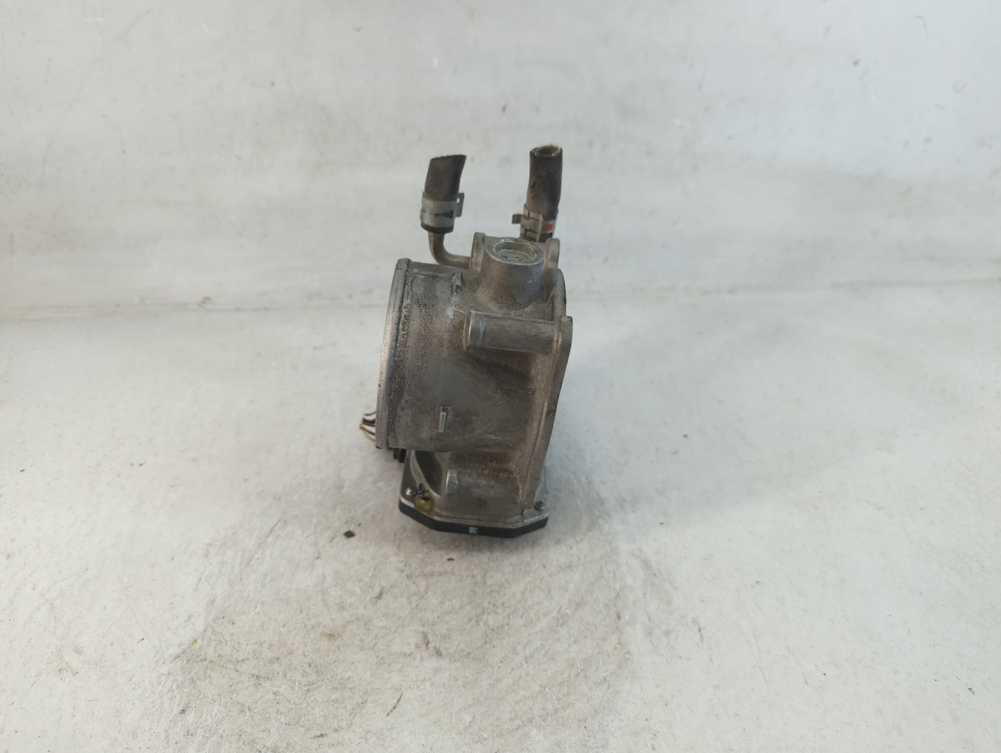 2011-2013 Toyota Sienna Throttle Body P/N:O7N27 Fits Fits 2009 2010 2011 2012 2013 2014 2015 2016 2017 2018 2019 OEM Used Au