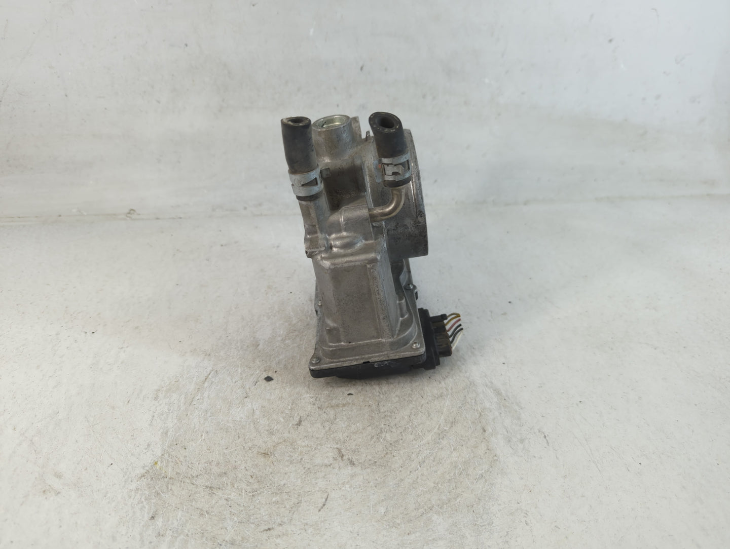 2011-2013 Toyota Sienna Throttle Body P/N:O7N27 Fits Fits 2009 2010 2011 2012 2013 2014 2015 2016 2017 2018 2019 OEM Used Au