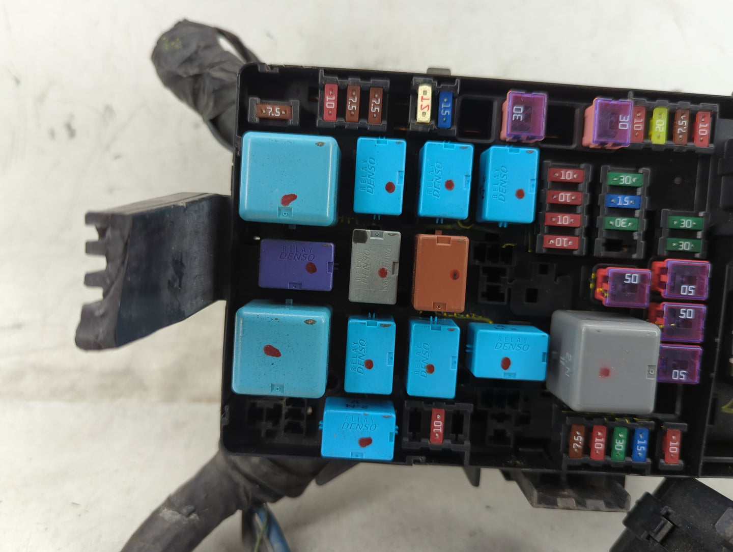 2005-2011 Toyota Tacoma Fusebox Fuse Box Panel Relay Module P/N:TMB-36 Fits Fits 2005 2006 2007 2008 2009 2010 2011 OEM Used