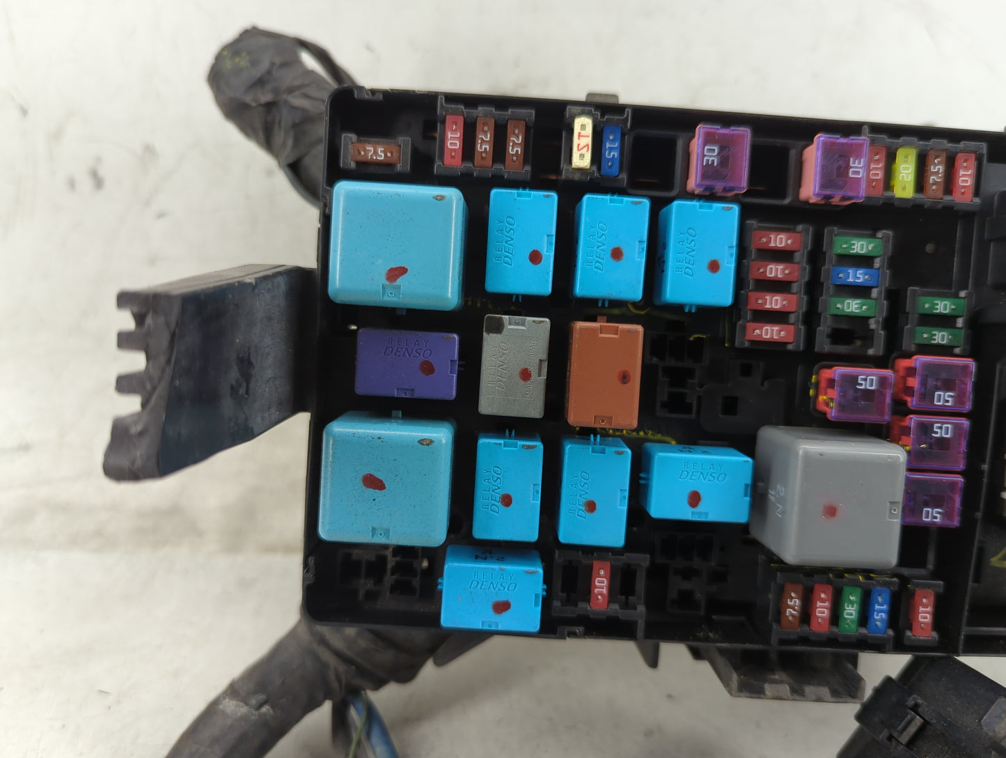 2005-2011 Toyota Tacoma Fusebox Fuse Box Panel Relay Module P/N:TMB-36 Fits Fits 2005 2006 2007 2008 2009 2010 2011 OEM Used
