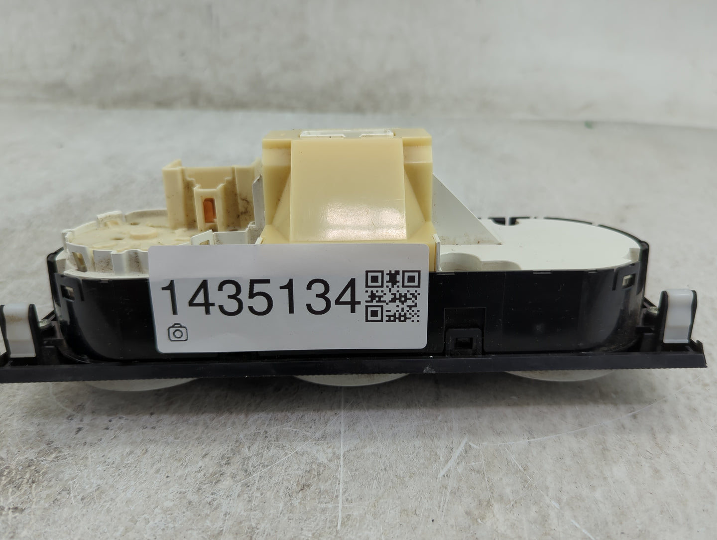 2005-2011 Toyota Tacoma Climate Control Module Temperature AC/Heater Replacement P/N:758695 Fits OEM Used Auto Parts - Oemus