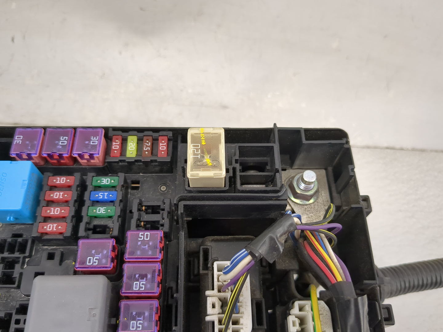 2005-2011 Toyota Tacoma Fusebox Fuse Box Panel Relay Module P/N:0023601012160230 TMB-36 Fits OEM Used Auto Parts - Oemusedau