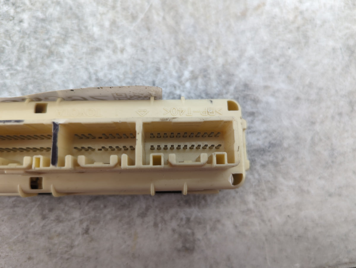 2011 Toyota Tacoma Fusebox Fuse Box Panel Relay Module P/N:1362 9252 Fits OEM Used Auto Parts - Oemusedautoparts1.com
