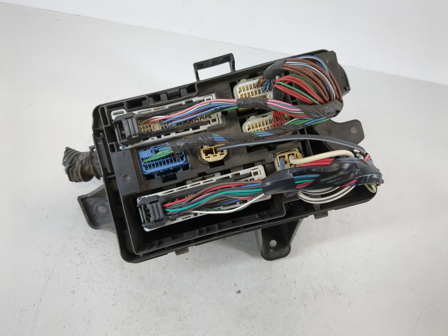 2011 Toyota Tundra Fusebox Fuse Box Panel Relay Module Fits OEM Used Auto Parts - Oemusedautoparts1.com