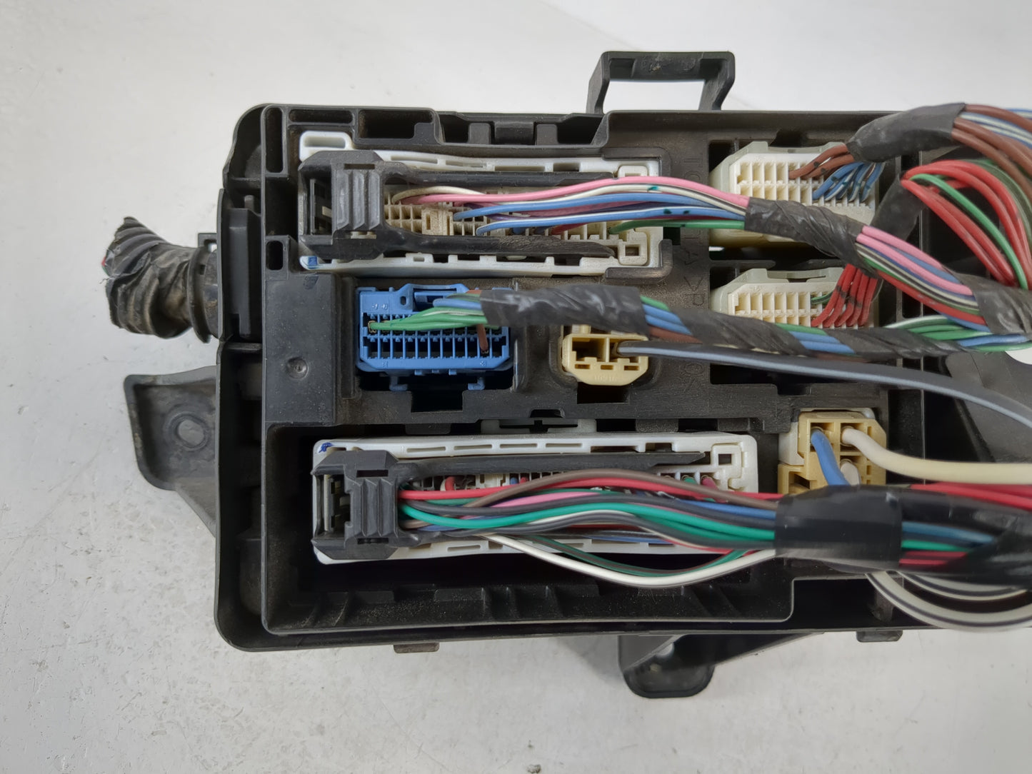 2011 Toyota Tundra Fusebox Fuse Box Panel Relay Module Fits OEM Used Auto Parts - Oemusedautoparts1.com