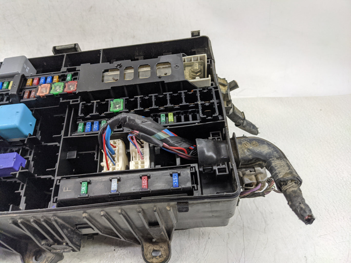 2011 Toyota Tundra Fusebox Fuse Box Panel Relay Module P/N:82661-0C251 Fits OEM Used Auto Parts - Oemusedautoparts1.com