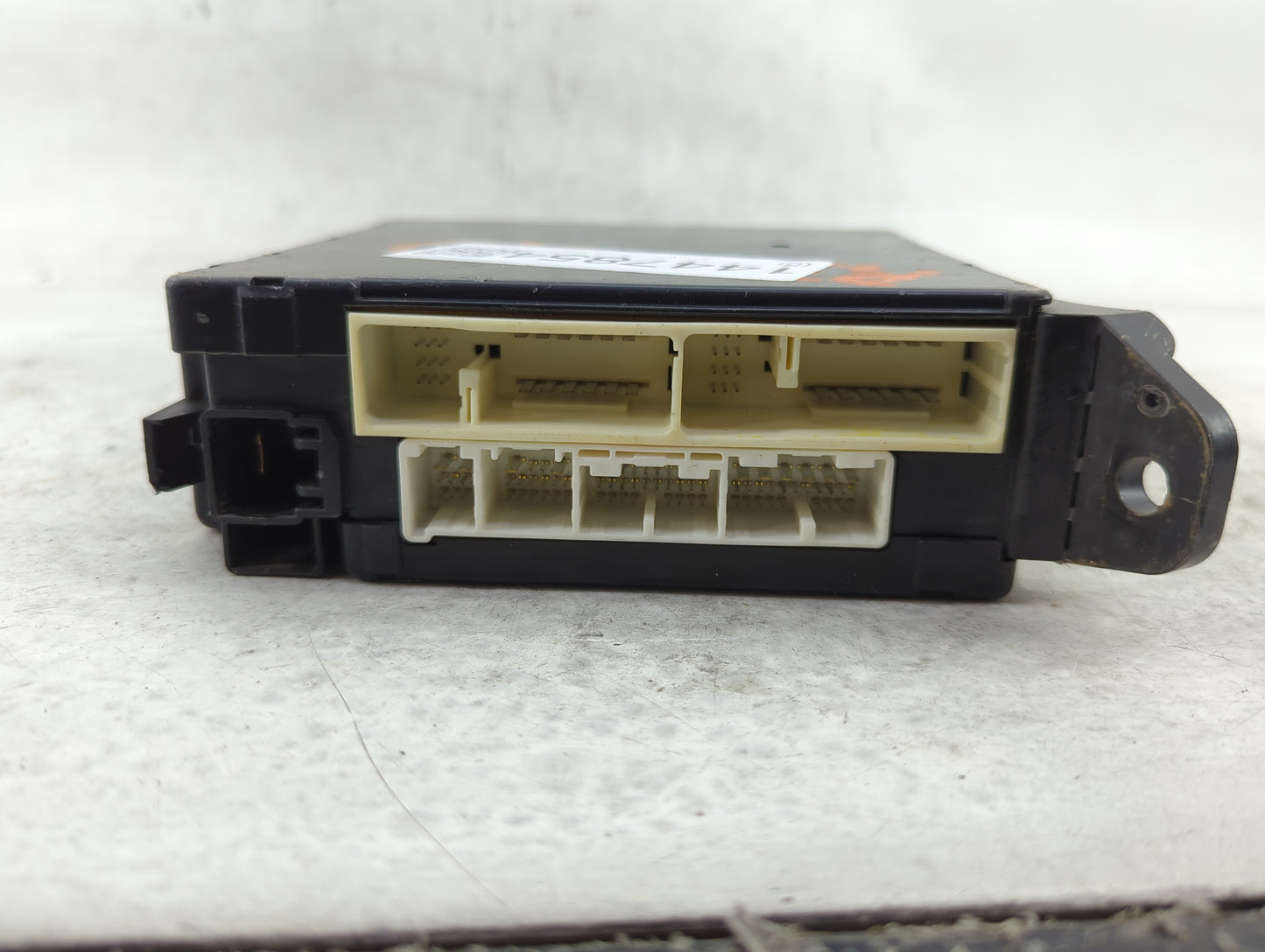 2007-2018 Toyota Tundra Body Control Module Bcm Inner Cabin Fuse Box - Oemusedautoparts1.com