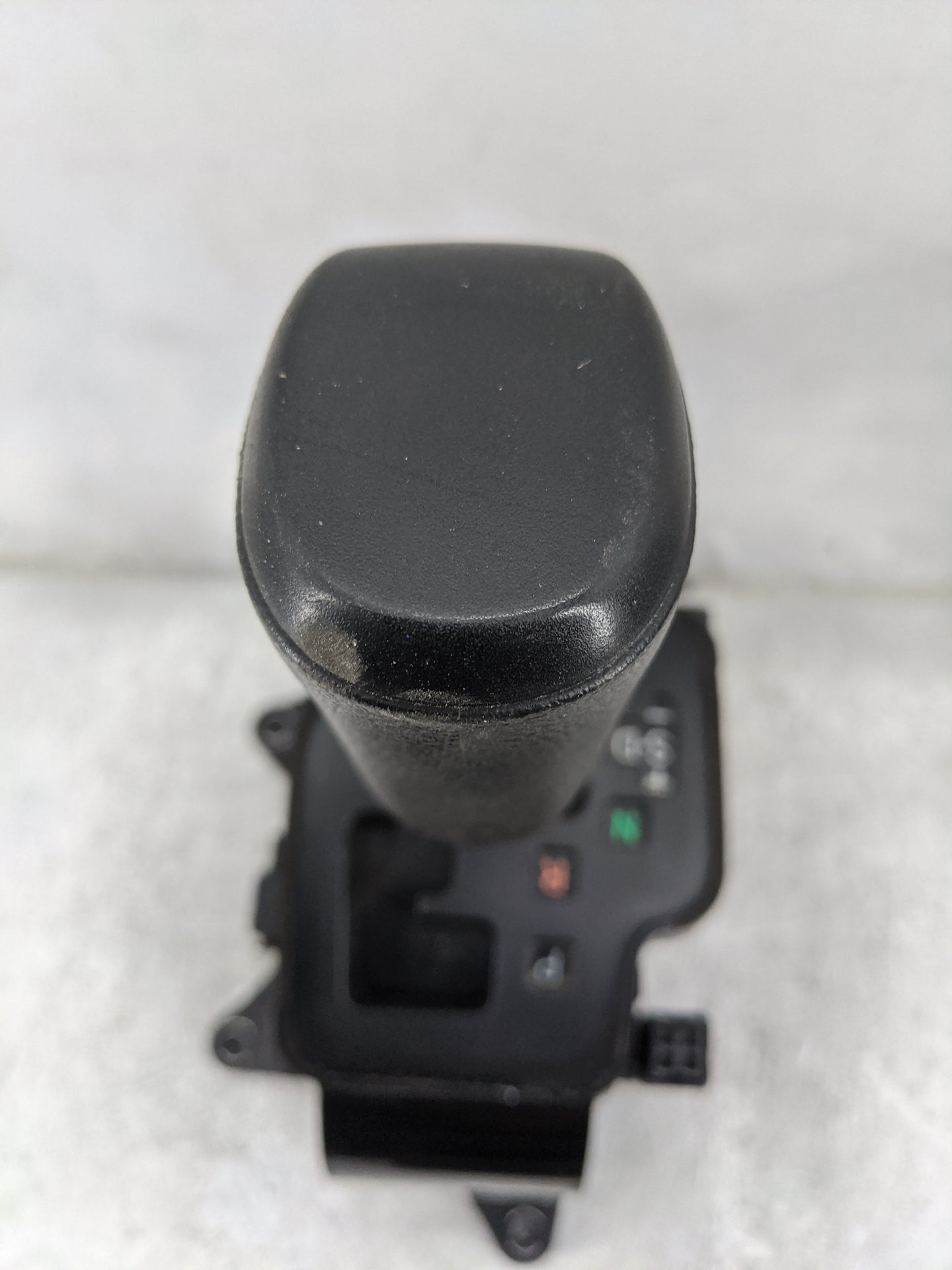 2011 Toyota Tundra Floor Console Assembly Shifter - Oemusedautoparts1.com