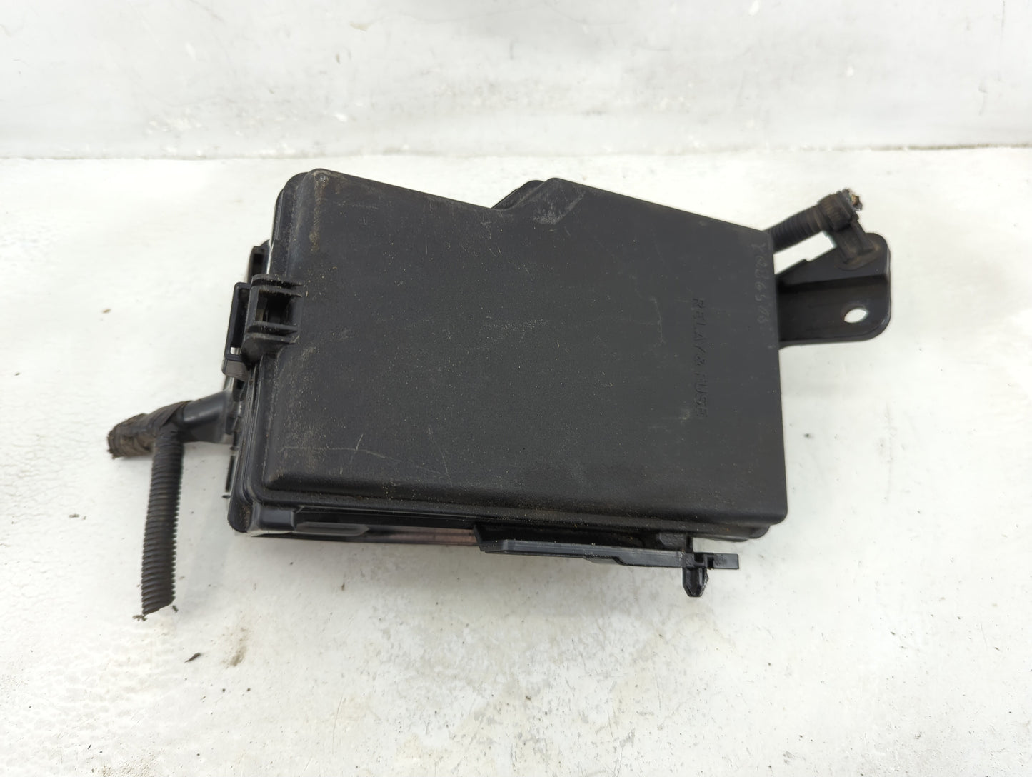 2010-2012 Toyota Venza Fusebox Fuse Box Panel Relay Module P/N:82662-0T021 Fits Fits 2010 2011 2012 OEM Used Auto Parts - Oe