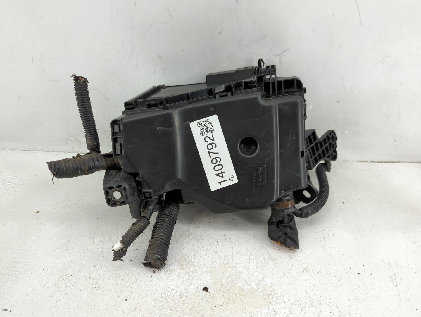 2010-2012 Toyota Venza Fusebox Fuse Box Panel Relay Module P/N:82662-0T021 Fits Fits 2010 2011 2012 OEM Used Auto Parts - Oe