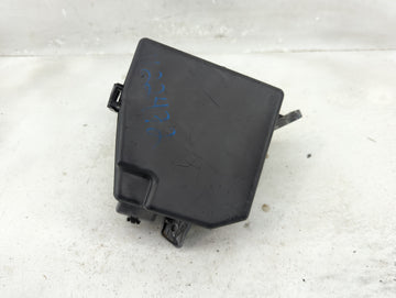 2006-2011 Toyota Yaris Fusebox Fuse Box Panel Relay Module P/N:82662-52301 Fits Fits 2006 2007 2008 2009 2010 2011 OEM Used 
