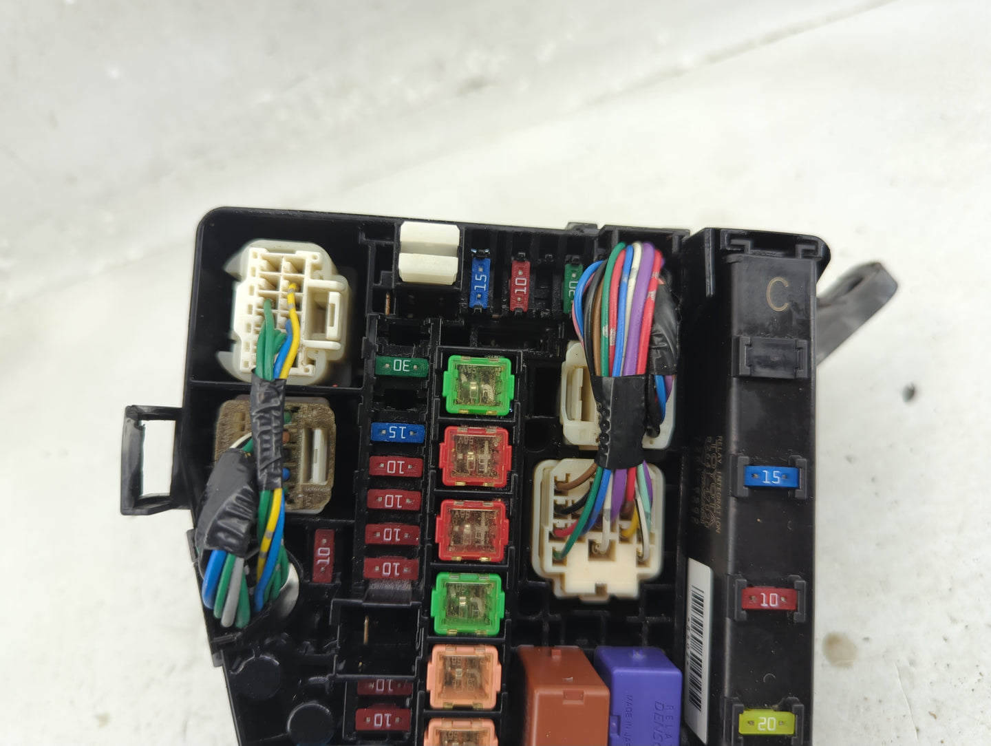 2006-2011 Toyota Yaris Fusebox Fuse Box Panel Relay Module P/N:82662-52301 Fits Fits 2006 2007 2008 2009 2010 2011 OEM Used 