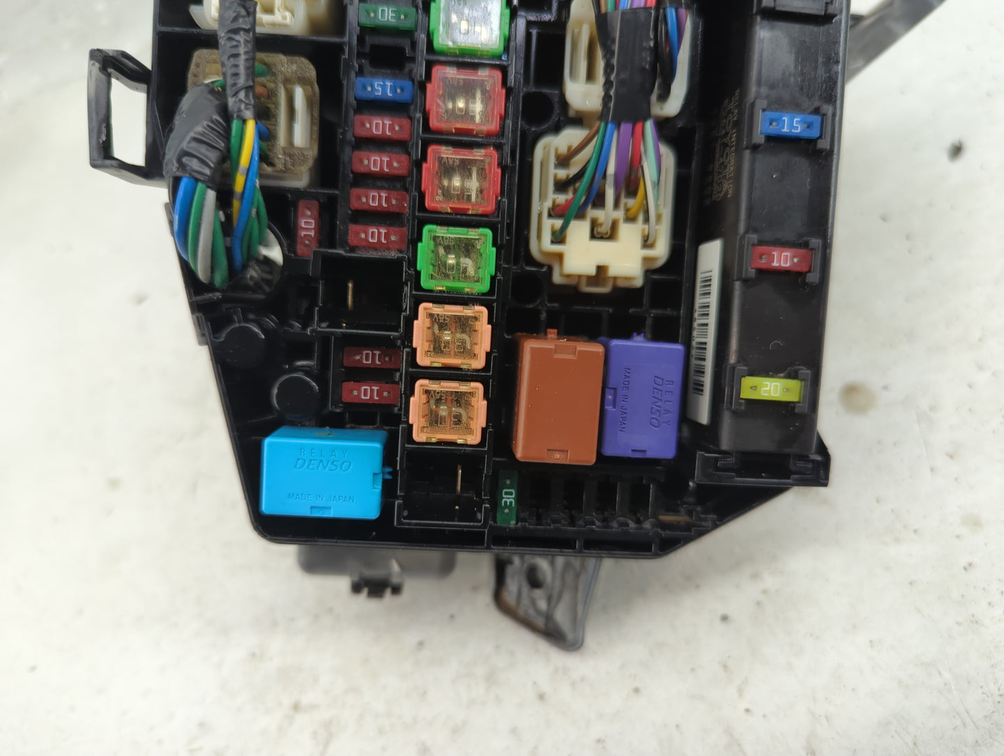 2006-2011 Toyota Yaris Fusebox Fuse Box Panel Relay Module P/N:82662-52301 Fits Fits 2006 2007 2008 2009 2010 2011 OEM Used 