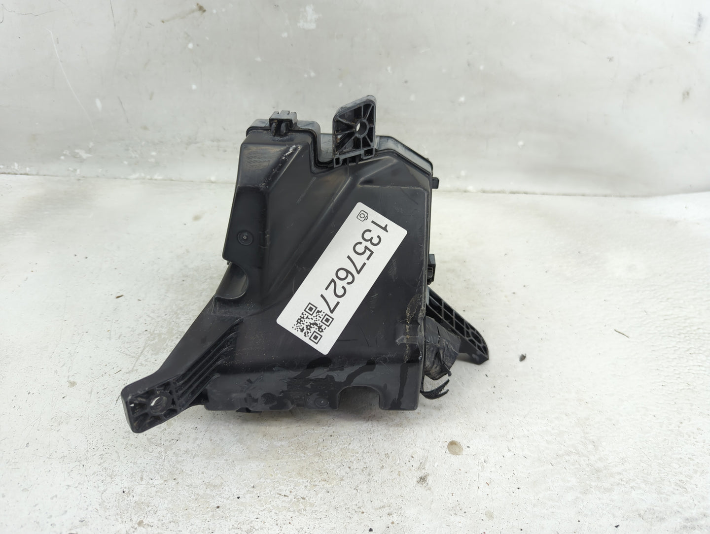 2006-2011 Toyota Yaris Fusebox Fuse Box Panel Relay Module P/N:82662-52301 Fits Fits 2006 2007 2008 2009 2010 2011 OEM Used 