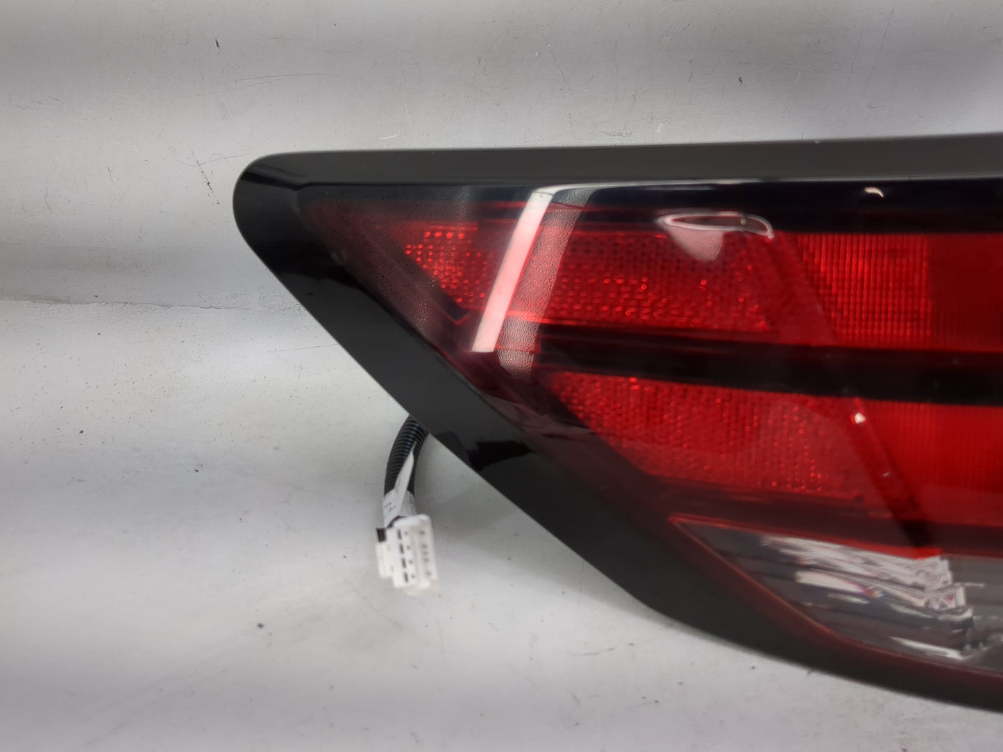 2007-2012 Toyota Yaris Tail Light Assembly Passenger Right OEM Fits Fits 2007 2008 2009 2010 2011 2012 OEM Used Auto Parts -
