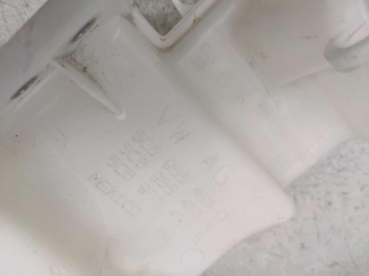 2011 Volkswagen Beetle Windshield Washer Fluid Reservoir Bottle Oem - Oemusedautoparts1.com