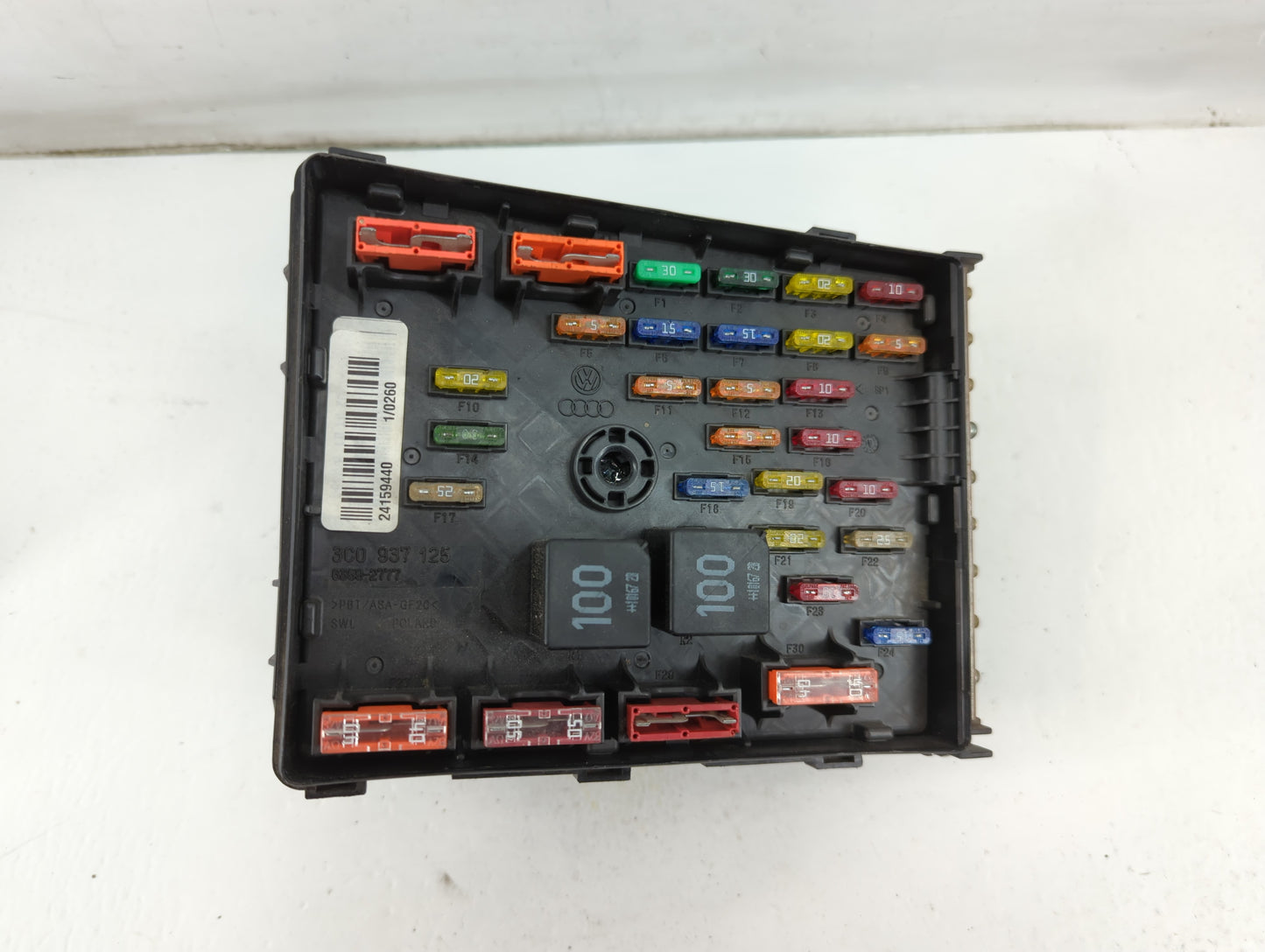 2009-2012 Volkswagen Cc Fusebox Fuse Box Panel Relay Module P/N:1K0 937 132 F Fits Fits 2009 2010 2011 2012 OEM Used Auto Pa