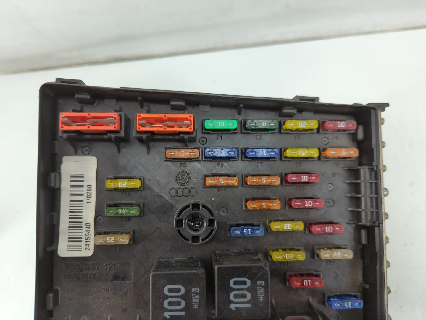 2009-2012 Volkswagen Cc Fusebox Fuse Box Panel Relay Module P/N:1K0 937 132 F Fits Fits 2009 2010 2011 2012 OEM Used Auto Pa