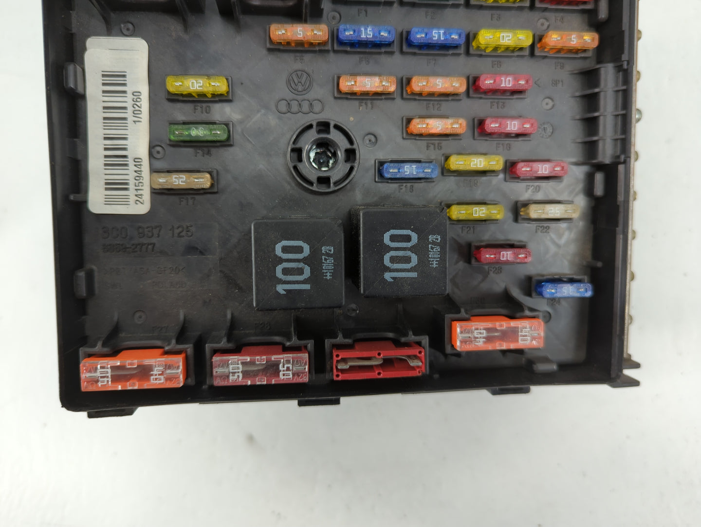2009-2012 Volkswagen Cc Fusebox Fuse Box Panel Relay Module P/N:1K0 937 132 F Fits Fits 2009 2010 2011 2012 OEM Used Auto Pa