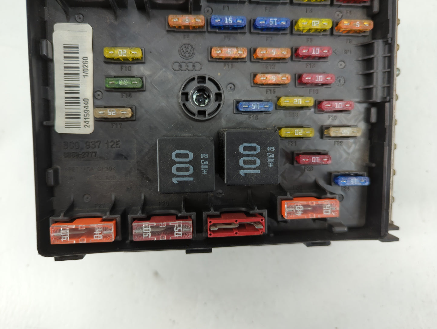 2009-2012 Volkswagen Cc Fusebox Fuse Box Panel Relay Module P/N:1K0 937 132 F Fits Fits 2009 2010 2011 2012 OEM Used Auto Pa