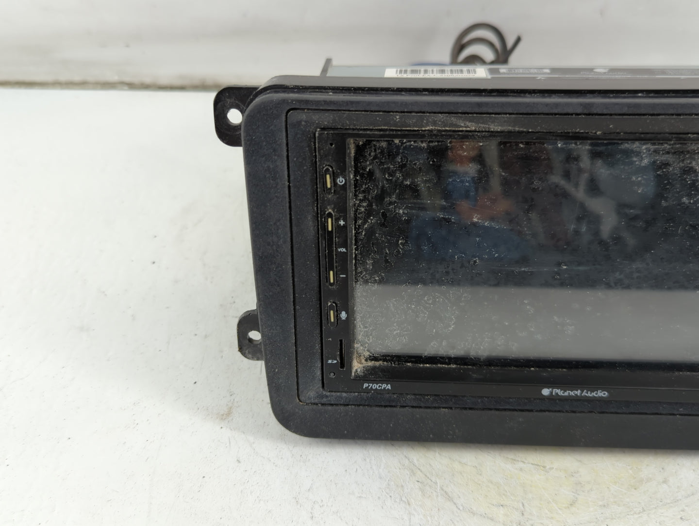 2010-2011 Volkswagen Cc Radio AM FM Cd Player Receiver Replacement Fits Fits 2010 2011 OEM Used Auto Parts - Oemusedautopart