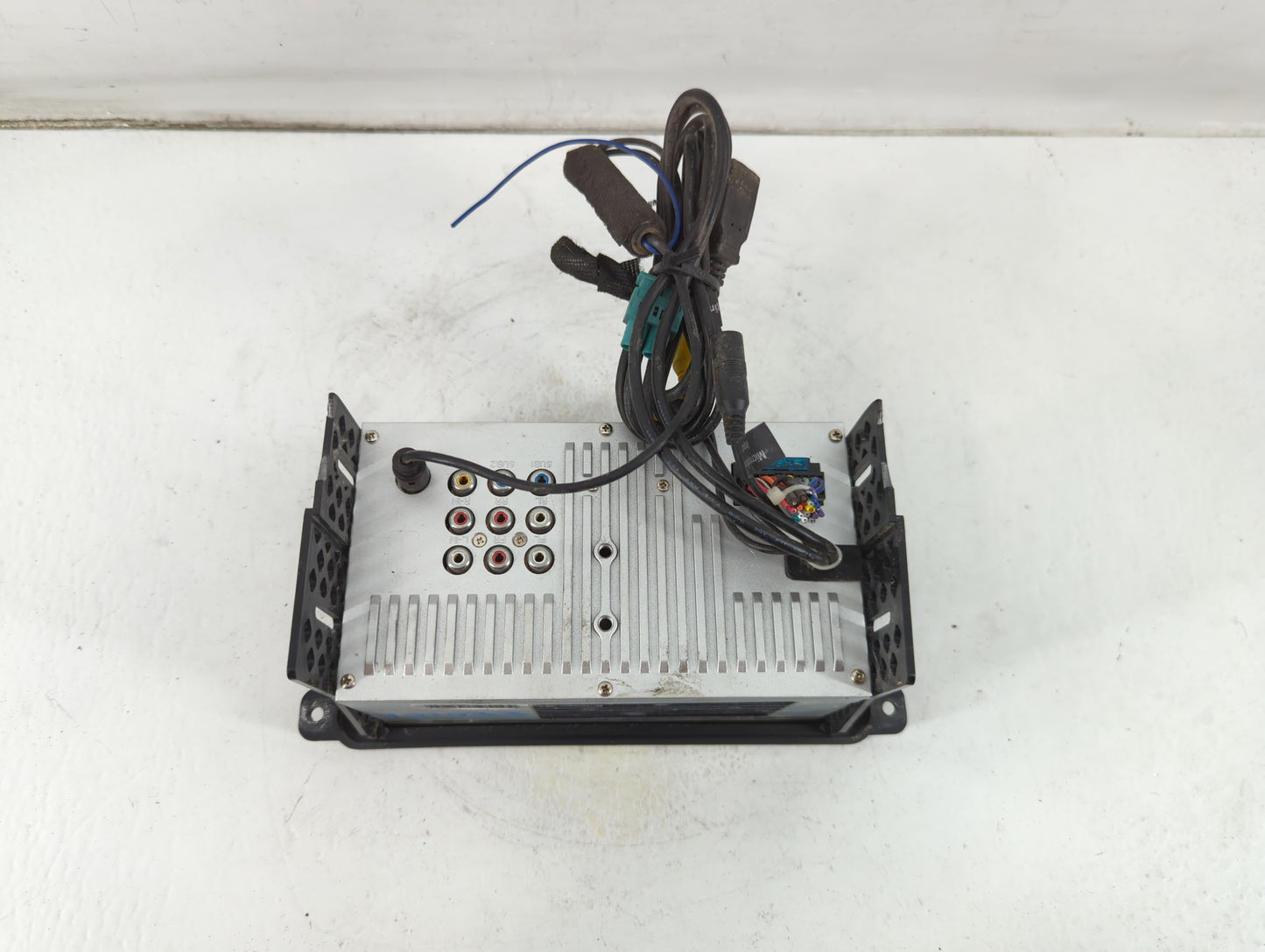 2010-2011 Volkswagen Cc Radio AM FM Cd Player Receiver Replacement Fits Fits 2010 2011 OEM Used Auto Parts - Oemusedautopart
