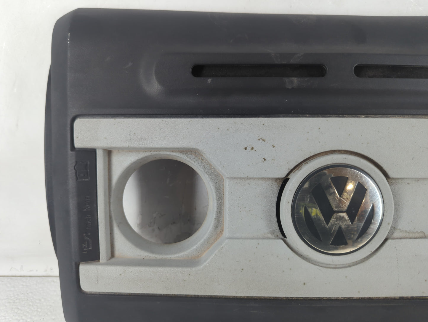 2011 Volkswagen Cc Engine Cover - Oemusedautoparts1.com