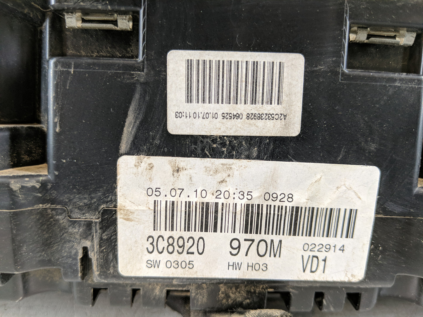 2011 Volkswagen Cc Instrument Cluster Speedometer Gauges P/N:3C8920970M 3C8 920 970M Fits OEM Used Auto Parts - Oemusedautop