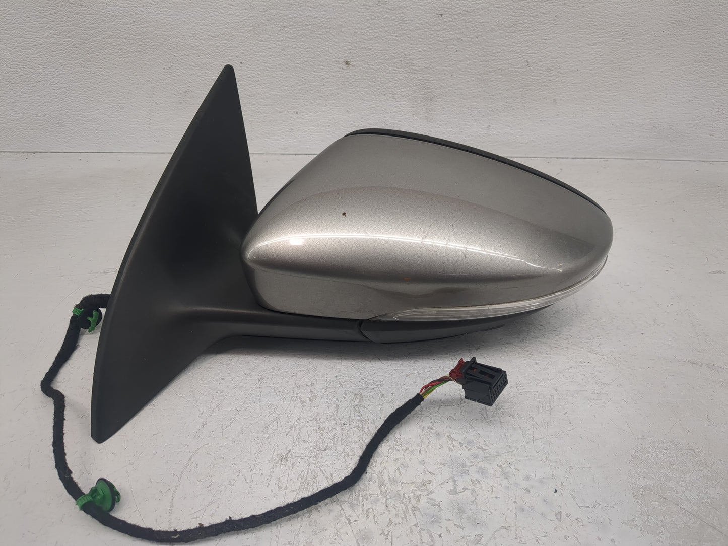 2009-2012 Volkswagen Cc Side Mirror Replacement Driver Left View Door Mirror Fits Fits 2009 2010 2011 2012 OEM Used Auto Par