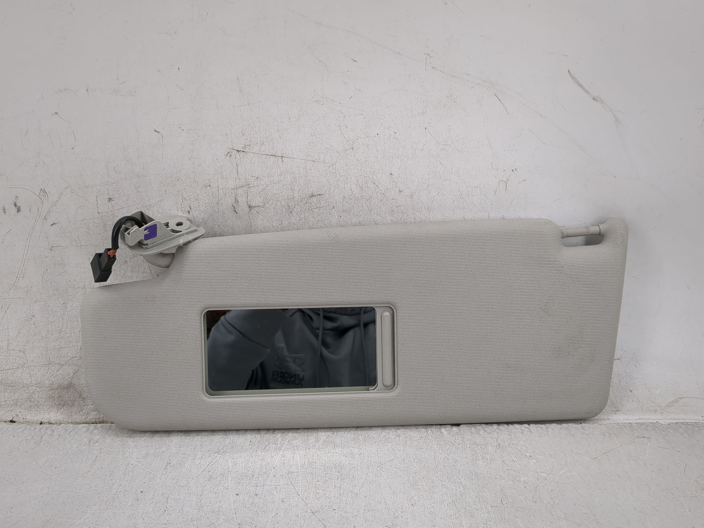 2009-2017 Volkswagen Cc Sun Visor Shade Replacement Driver Left Mirror Fits OEM Used Auto Parts - Oemusedautoparts1.com