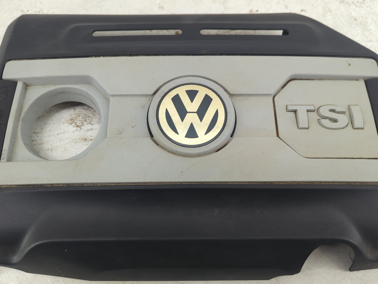2011 Volkswagen Cc Engine Cover 1432438 - Oemusedautoparts1.com