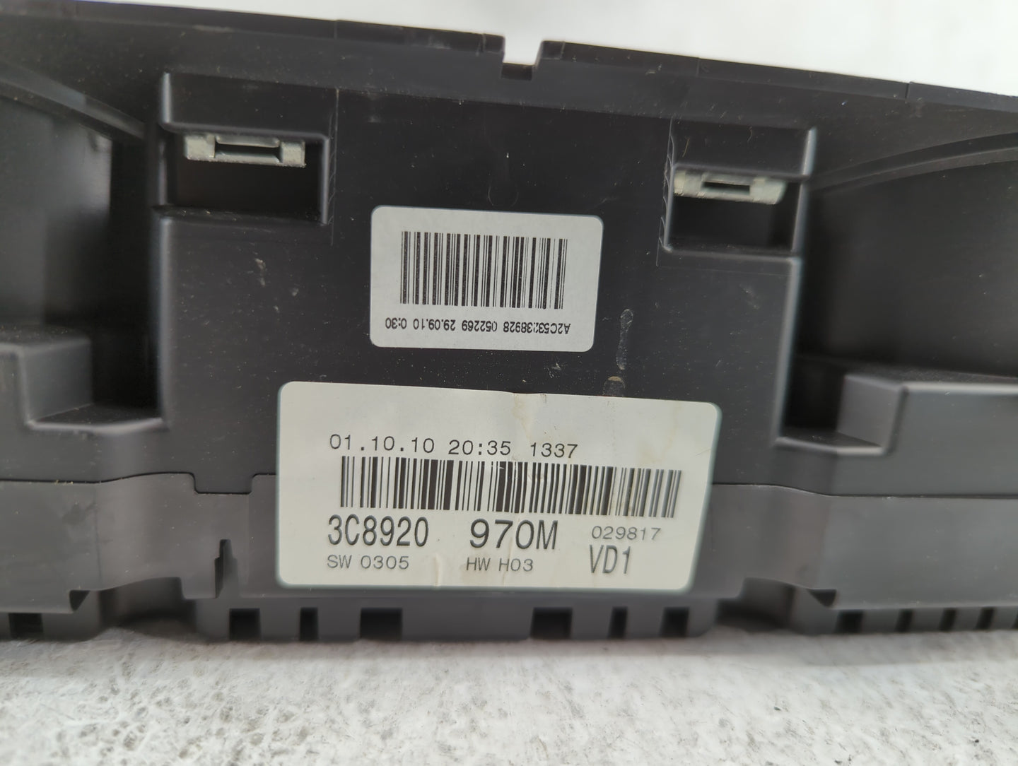 2011 Volkswagen Cc Instrument Cluster Speedometer Gauges P/N:3C8920970M 3C8 920 970M Miles: Fits OEM Used Auto Parts - Oemus