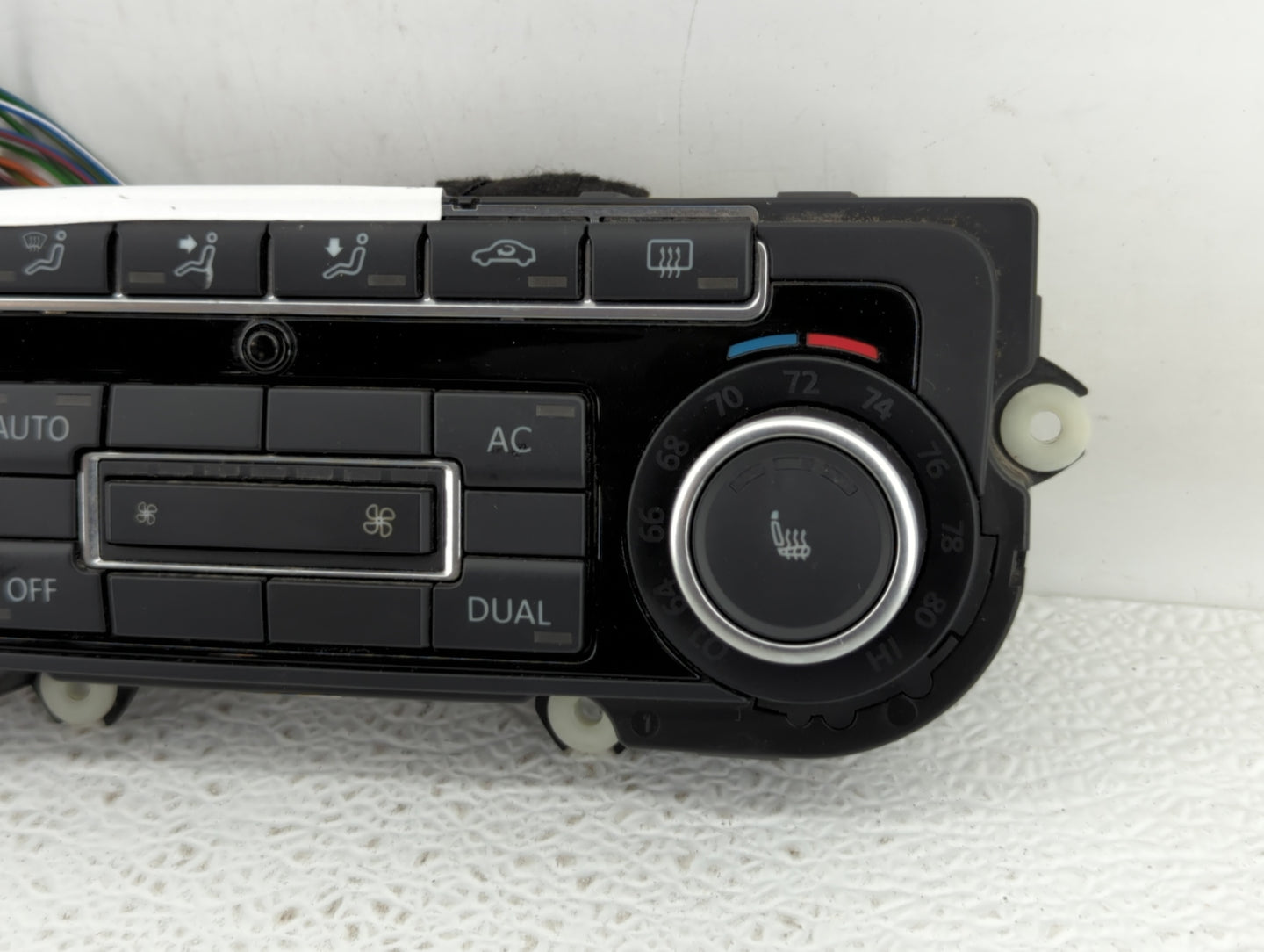 2011-2012 Volkswagen Cc Climate Control Module Temperature AC/Heater Replacement P/N:5K0 907 044 EK 5K0 907 044 DN Fits OEM 