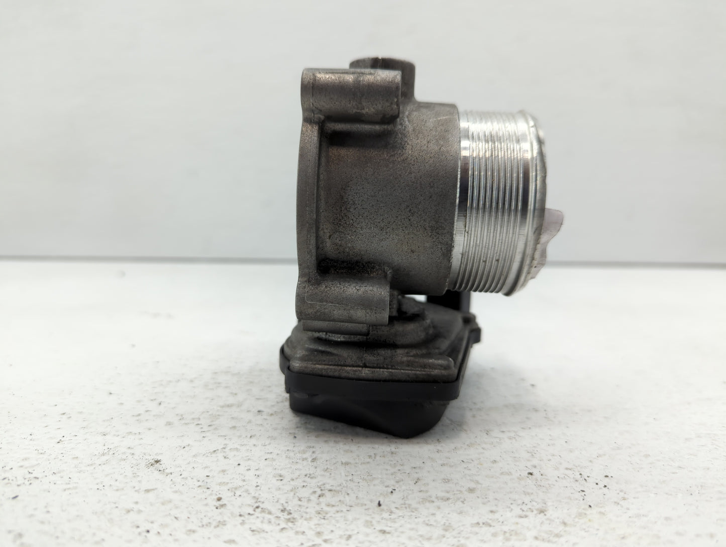 2009-2017 Volkswagen Cc Throttle Body P/N:06F 133 062 T 06F 133 062 Q Fits OEM Used Auto Parts - Oemusedautoparts1.com