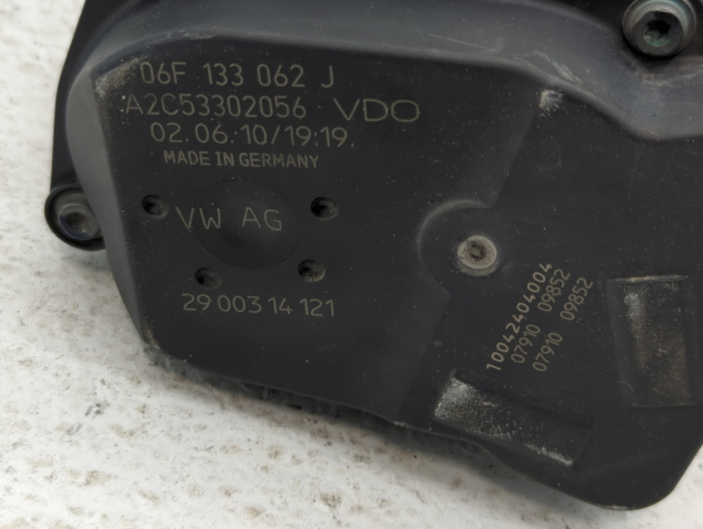 2009-2017 Volkswagen Cc Throttle Body P/N:06F 133 062 J Fits OEM Used Auto Parts - Oemusedautoparts1.com